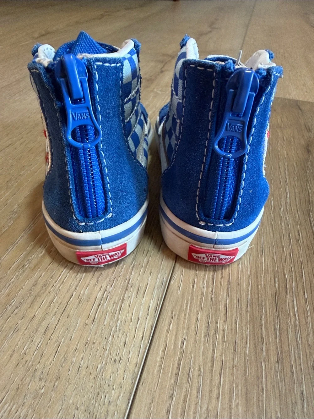 Shark week high tops Vans| Size 6c